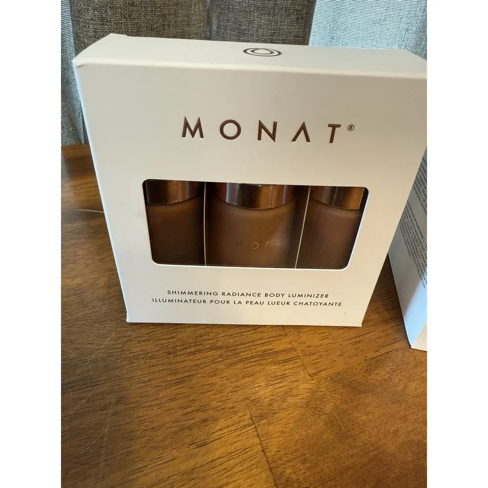 Monat Shimmering Radiance Body Luminizer & Perfect Finish Body Brush Illuminizer